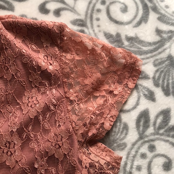 Lace top - Picture 3 of 4